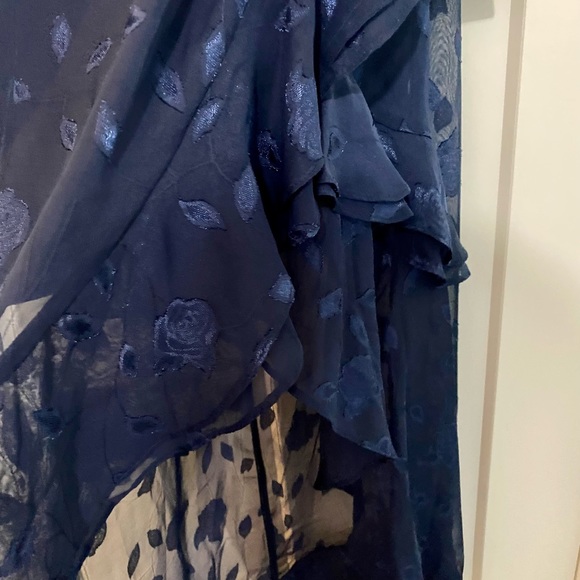 NWT! LuLus sleeveless dress overlayed in sheer lace features a high-low hemline - Picture 5 of 7